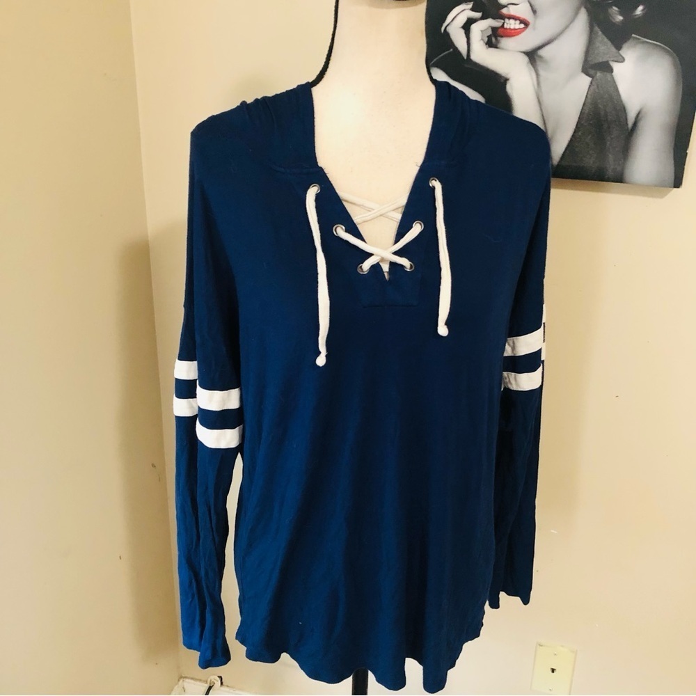 Pinque Lightweight Pullover Hoodie